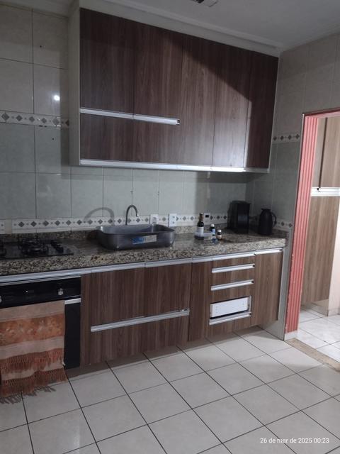 VENDA de Casa Modelo Ana Ampliada de Canto com 2 Quartos, Cozinha Planejada, Quintal Coberto no Condomínio no Villa Flora, Sumaré/SP